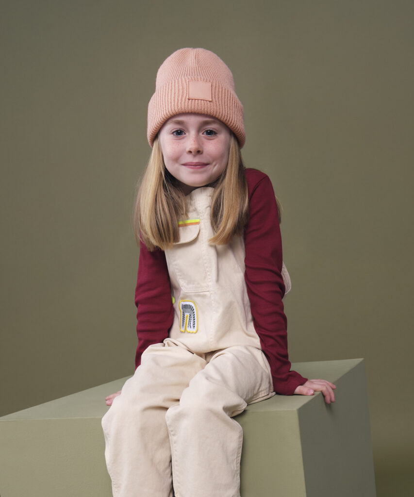 Kids deep cuffed tonal patch beanie