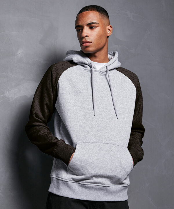 Basic raglan hoodie - Custom Stitches
